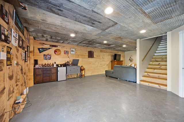 769 J B Buttrey Road, London, KY 40741