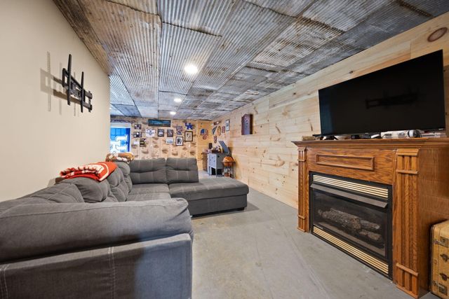 769 J B Buttrey Road, London, KY 40741