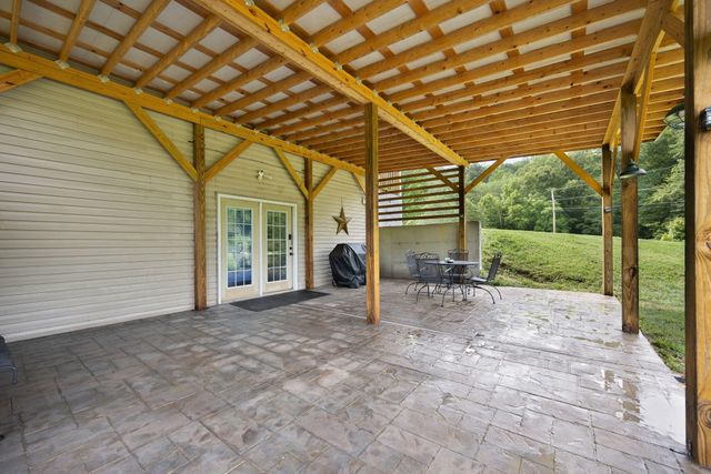 769 J B Buttrey Road, London, KY 40741