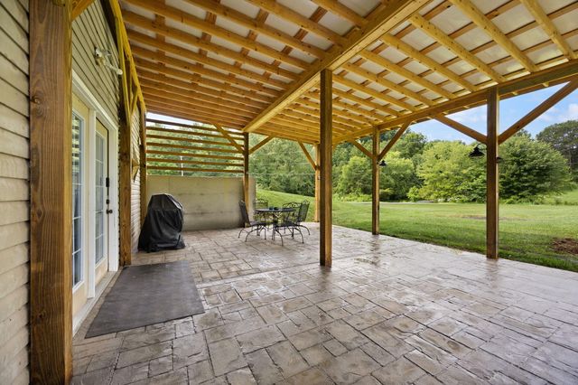 769 J B Buttrey Road, London, KY 40741