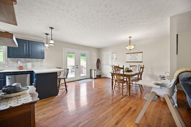 769 J B Buttrey Road, London, KY 40741