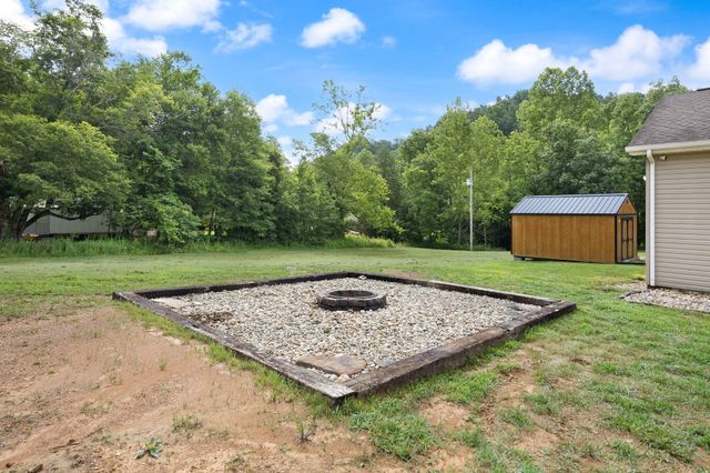 769 J B Buttrey Road, London, KY 40741