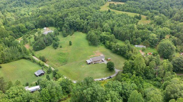 769 J B Buttrey Road, London, KY 40741