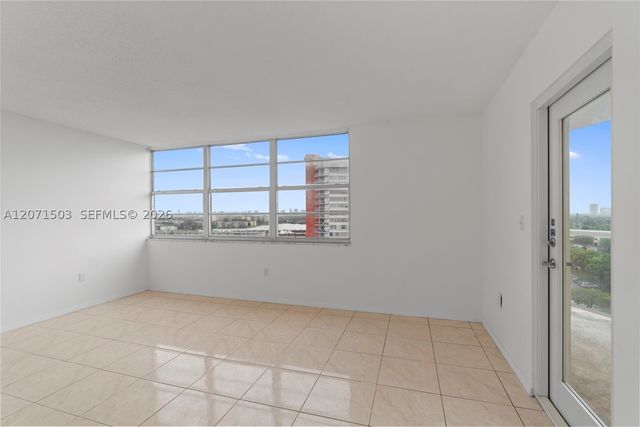1301 NE Miami Gardens Dr 1025W, Miami, FL 33179