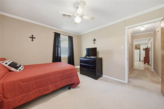 1705 Eldon, Brenham, TX 77833