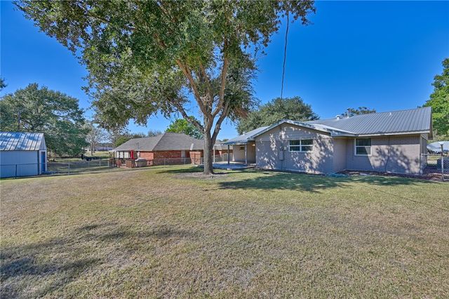 1705 Eldon, Brenham, TX 77833