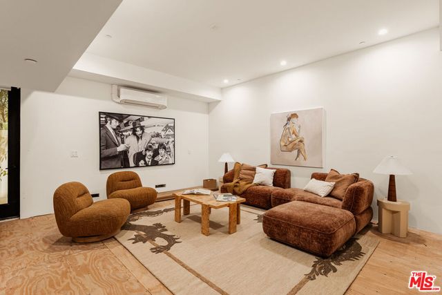 4448 Camellia Avenue, Studio City, CA 91602