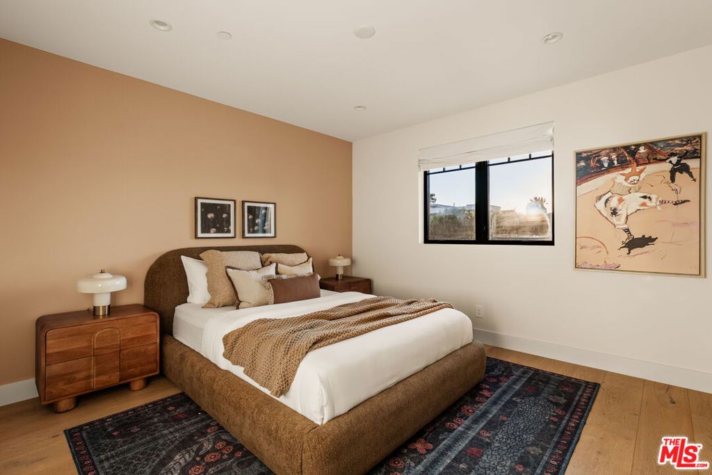 Image 20 of property listing at 4448 Camellia Avenue, Studio City, CA 91602