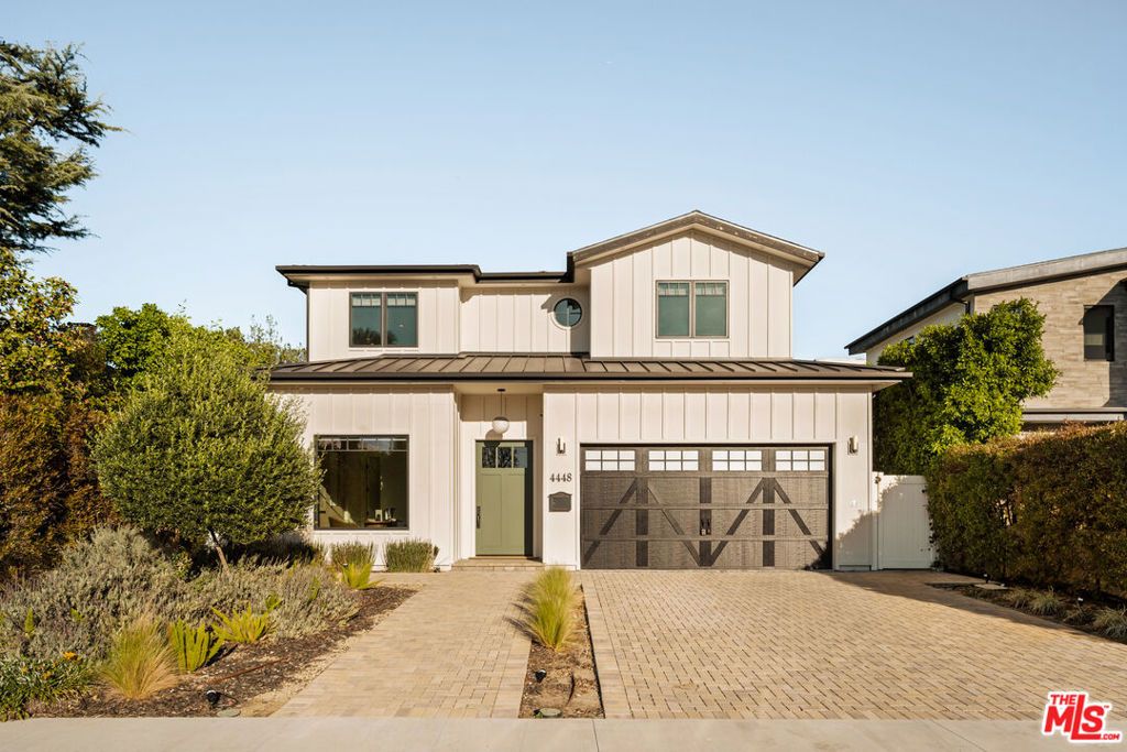 Image 27 of property listing at 4448 Camellia Avenue, Studio City, CA 91602