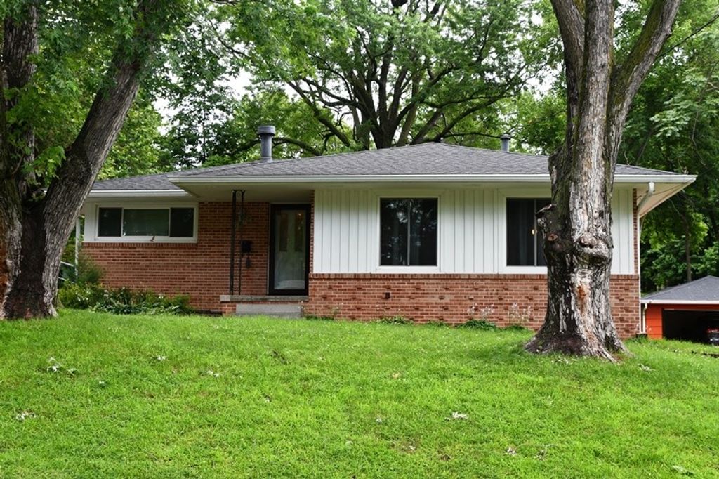 2819 Bennett Avenue, Des Moines, IA 50310