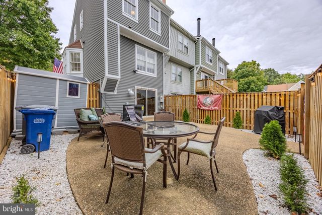 6347 CHIMNEY WOOD CT, Alexandria, VA 22306