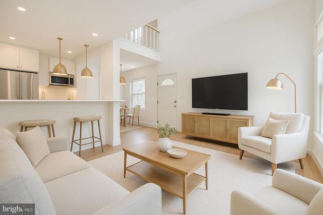 6347 CHIMNEY WOOD CT, Alexandria, VA 22306