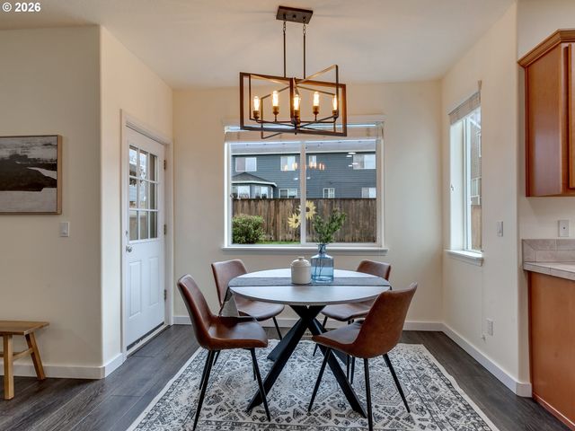 23869 Sw MIDDLETON Rd, Sherwood, OR 97140