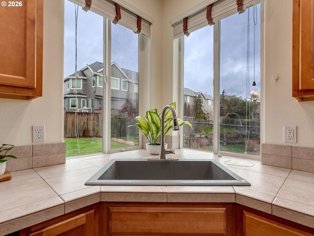 23869 Sw MIDDLETON Rd, Sherwood, OR 97140