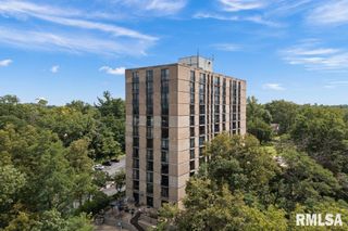 1800 7th St Apt 10D, East Moline, IL 61244