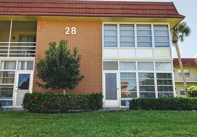 28 Pine Arbor Lane 103, Vero Beach, FL 32962