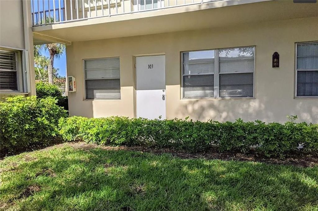 28 Pine Arbor Lane 103, Vero Beach, FL 32962