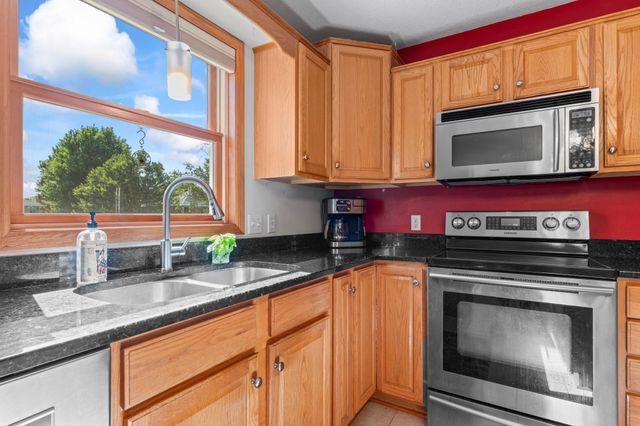 1405 17th Drive SW, Austin, MN 55912