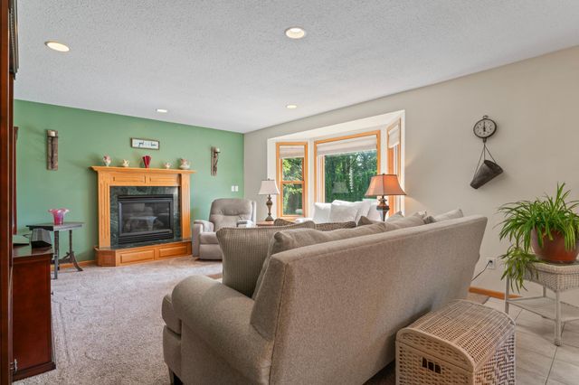 1405 17th Drive SW, Austin, MN 55912