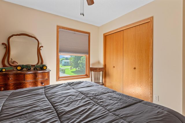 1405 17th Drive SW, Austin, MN 55912