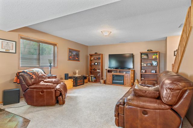 1405 17th Drive SW, Austin, MN 55912