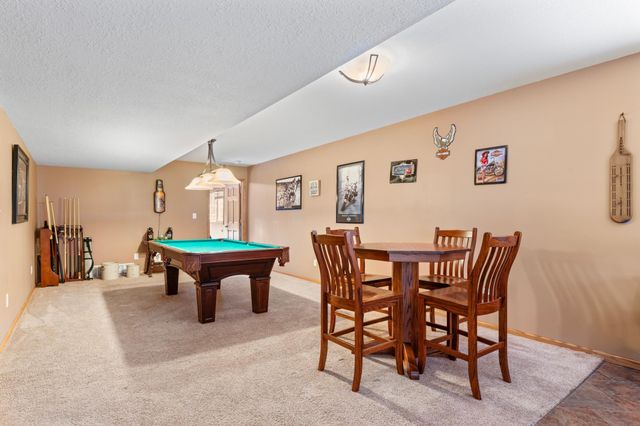1405 17th Drive SW, Austin, MN 55912