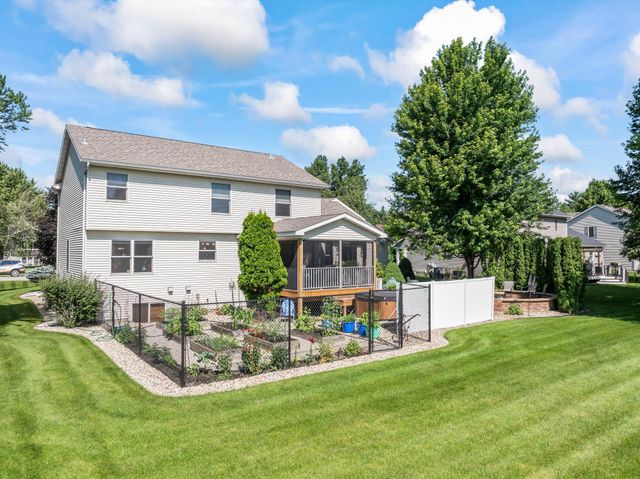 1405 17th Drive SW, Austin, MN 55912