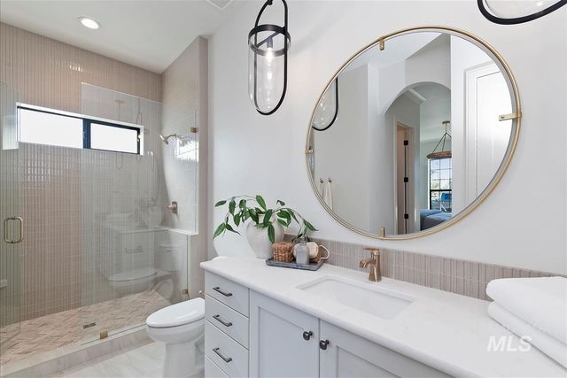 6800 W Danes Ct, Eagle, ID 83616