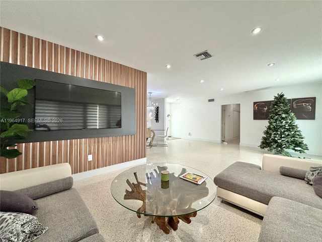 30 NE 125th St, North Miami, FL 33161