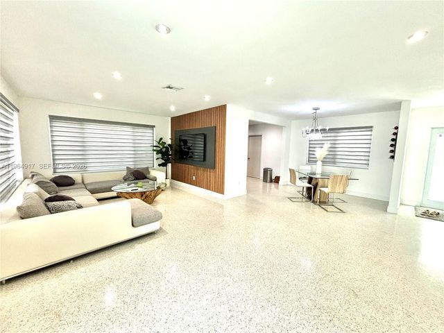 30 NE 125th St, North Miami, FL 33161