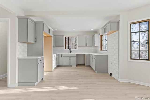 4015 Glendale Street, Detroit, MI 48238