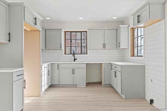 4015 Glendale Street, Detroit, MI 48238