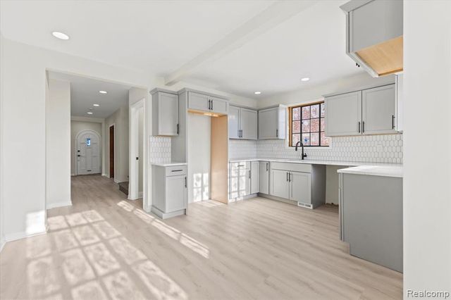 4015 Glendale Street, Detroit, MI 48238