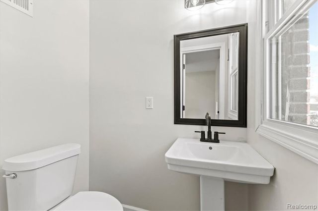 4015 Glendale Street, Detroit, MI 48238