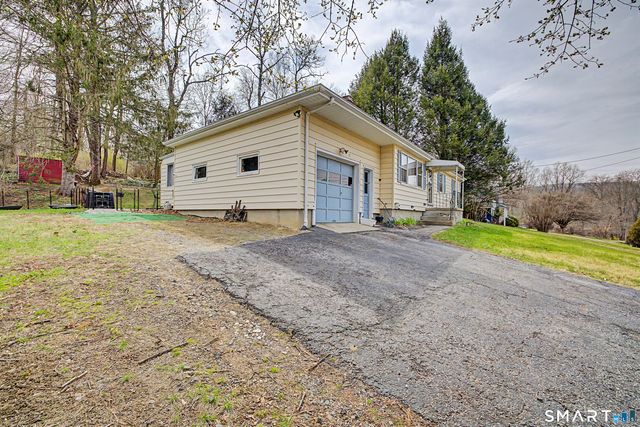 11 Clearview Drive, New Milford, CT 06776