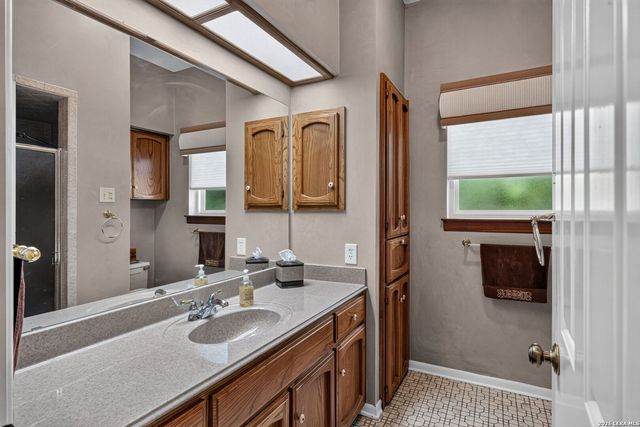 12514 Chapel Bell St, San Antonio, TX 78230
