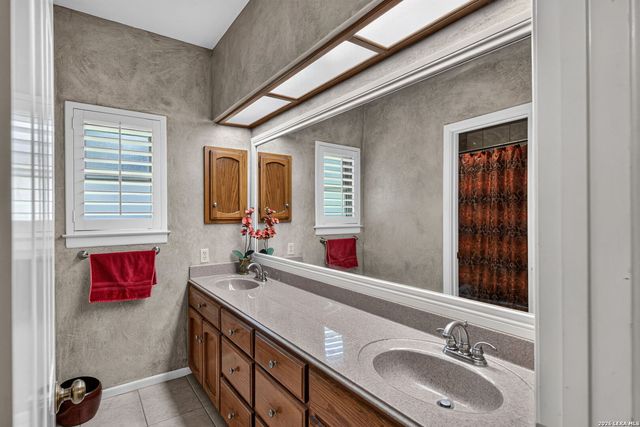 12514 Chapel Bell St, San Antonio, TX 78230
