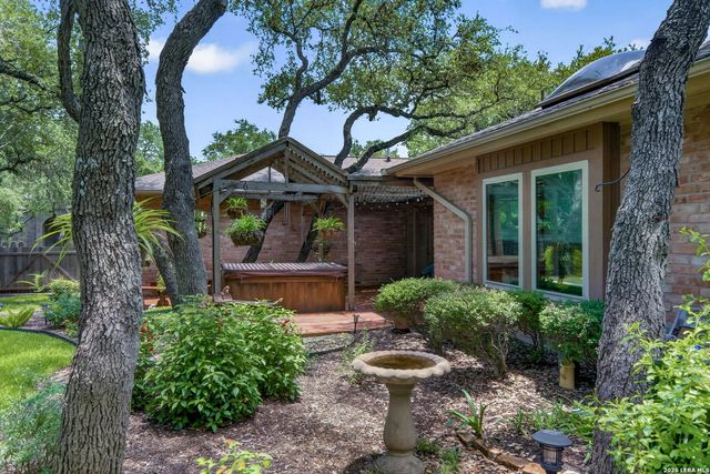 12514 Chapel Bell St, San Antonio, TX 78230