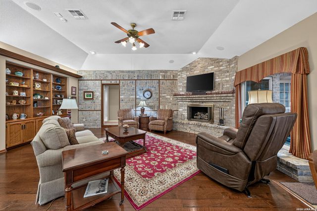 12514 Chapel Bell St, San Antonio, TX 78230