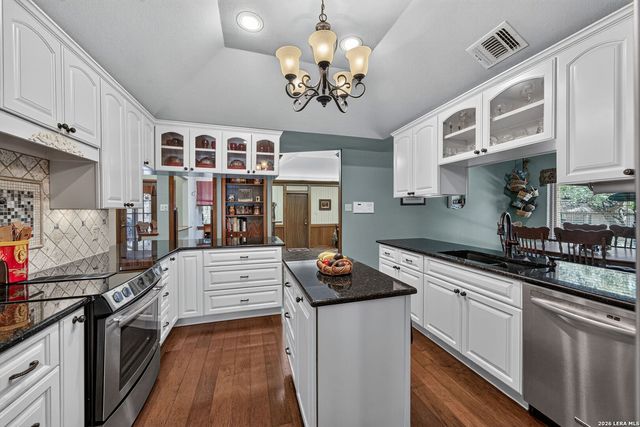 12514 Chapel Bell St, San Antonio, TX 78230