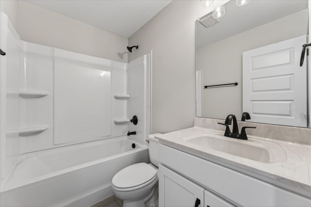 330 Tisha Ct, Clarksville, TN 37042
