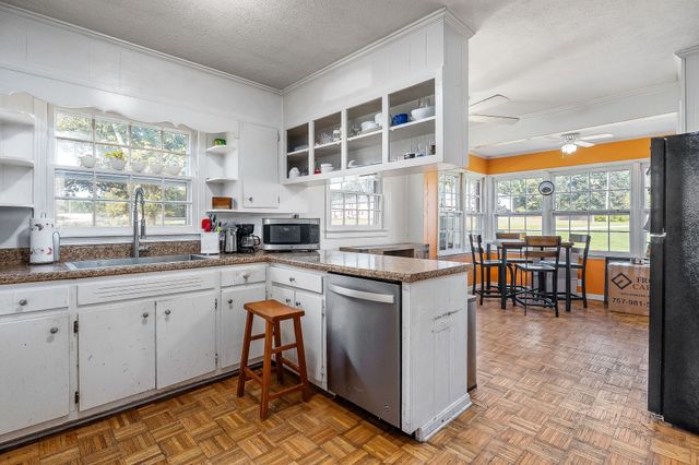 5048 Manchester Hwy, Morrison, TN 37357