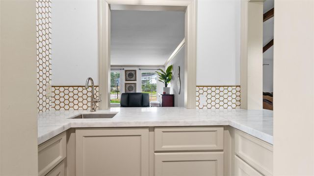 2701 Mount Vernon Drive, Dickinson, TX 77539