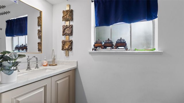 2701 Mount Vernon Drive, Dickinson, TX 77539