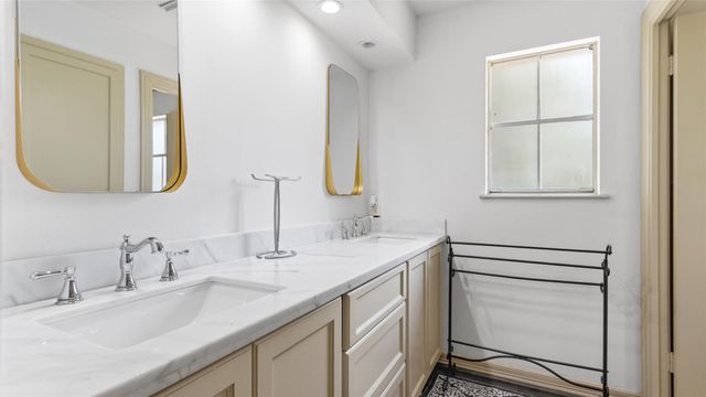 2701 Mount Vernon Drive, Dickinson, TX 77539