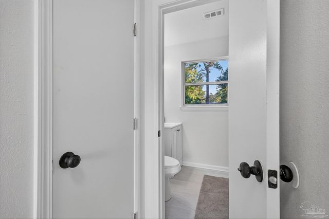 800 Montclair Rd, Pensacola, FL 32505