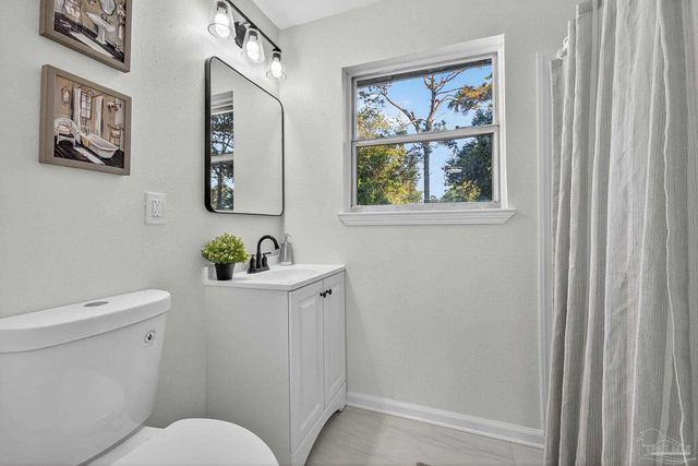 800 Montclair Rd, Pensacola, FL 32505