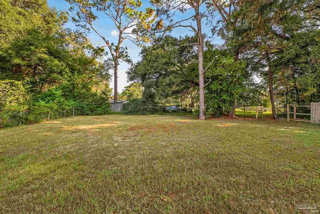 800 Montclair Rd, Pensacola, FL 32505