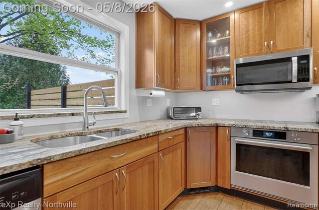 24168 Saint Mary Court, Farmington, MI 48336