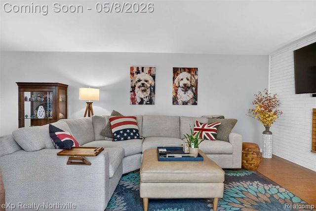 24168 Saint Mary Court, Farmington, MI 48336